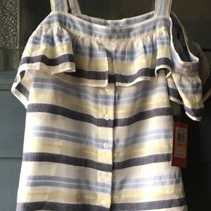 Vince Camuto NWT cold shoulder shirt